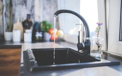 Touchless kitchen faucets